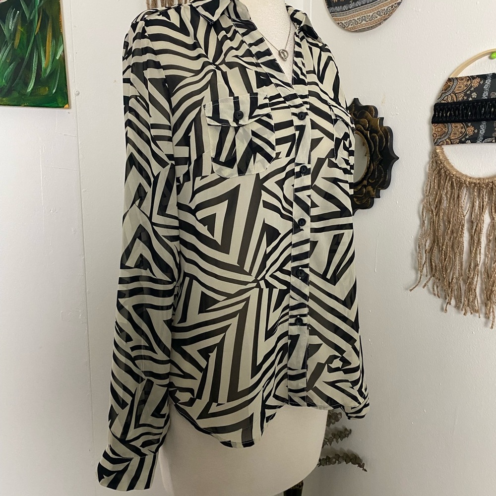 Timing cream black semi sheer chevron print roll tab sleeve button down top L